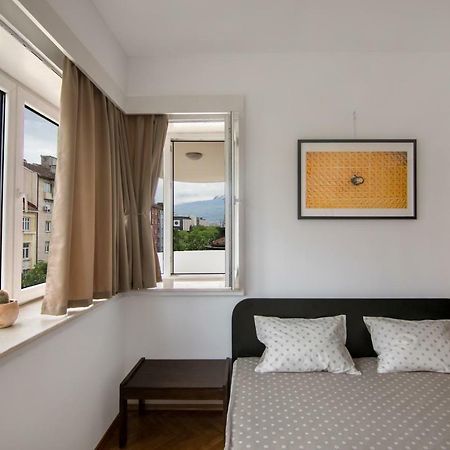 Design Apartment In Sofia Top City Center Exteriör bild