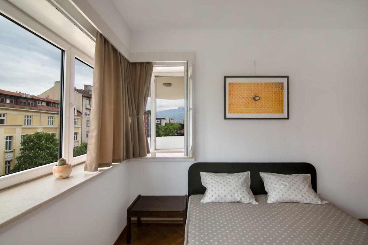 Design Apartment In Sofia Top City Center Exteriör bild